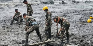 रसुवा बाढी : सेनाद्वारा ३३० जनाको उद्धार, सुरुङमा खोजीकार्य जारी