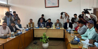 सर्वदलीय बैठक जारी, भोटेकोशी विपद‌‌बारे छलफल