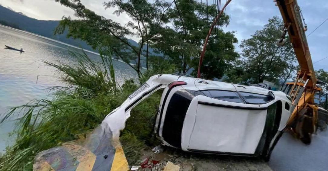 फेवातालमा कार खस्यो २ भारतीयको मृत्यु, २ जनाको उद्धार