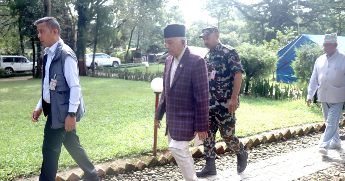 बाढी प्रभावित क्षेत्रमा पुगे राष्ट्रपति