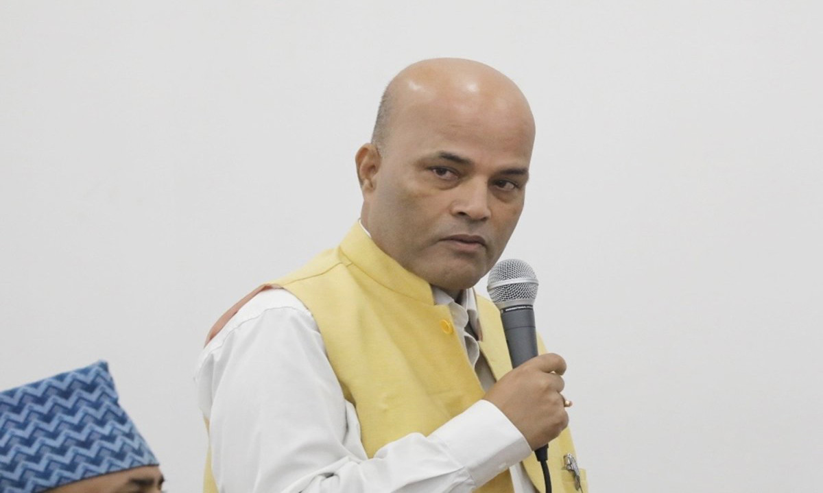 अमरेशको बालेनलाई चेतावनी– ‘तपाईंको सरकार तासको पत्ता हो’