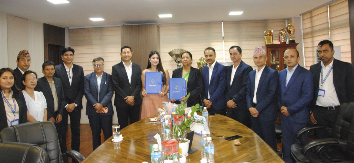 कुशल भुर्तेल र नीति शाह नेपाल टेलिकमको ब्रान्ड एम्बेसडर