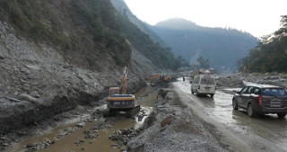 भारी वर्षाको जोखिममा राति र लामो दूरीको यात्रा नगर्न यातायात व्यवसायीको आग्रह