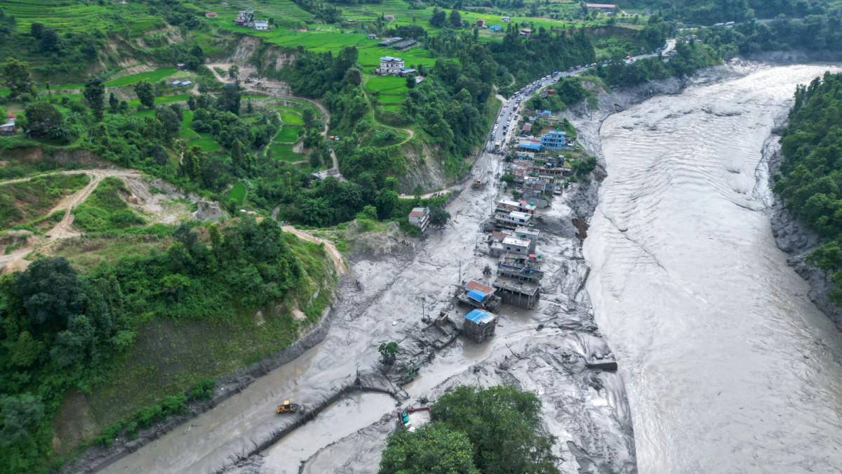आज रातिदेखि भोलि बिहानसम्म पृथ्वी राजमार्गमा सवारी चलाउन रोक