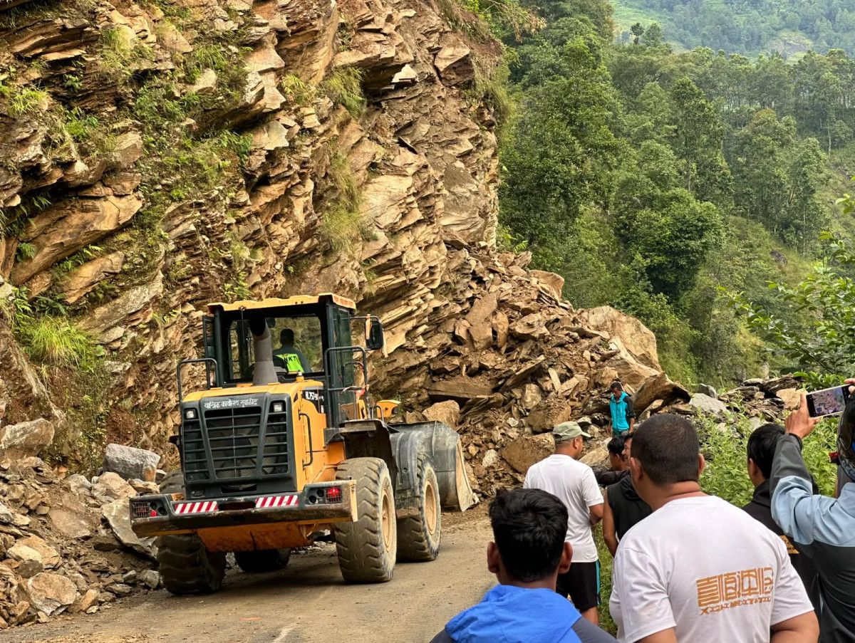 देशभर १४ सडकखण्ड अवरुद्ध, बाढी–पहिरोले आवागमन प्रभावित