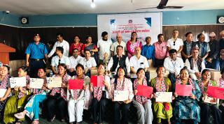 झापामा ३६ वर्षपछि २६ परिवारले पाए लालपुर्जा