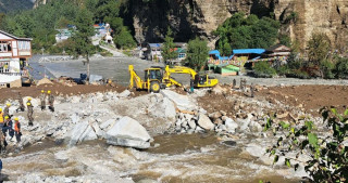 हेलिकोप्टरबाट इन्धन ल्याएर थुनिएको मर्स्याङ्दी खुलाउने प्रयास जारी