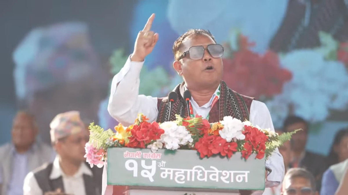‘कालो कपाल भएकाले पनि देश बनाउने छनक देखाएनन्’ : रेशम चौधरी