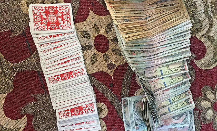 मध्यराति जुवाखालमा छापा, ५ जना पक्राउ