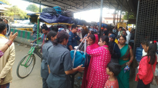 दसैँ मनाउन जमुनाहा नाका हुँदै स्वदेश फर्किनेको घुइँचो